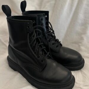 Dr. Martens 1460 Mono Smooth Leather All Black Combat Boots 8-Eye Size W 7 / M 6